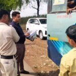 बिना परमिट और ओवरलोड बस जब्त, 36 हजार 500 रुपये जुर्माना — स्कूली और यात्री बसों पर परिवहन विभाग की सख्त कार्रवाई