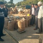बैंक सीईओ अभिनव सिंह बघेल ने किया धान खरीदी केंद्रों का औचक निरीक्षण, पारदर्शिता पर दिया जोर
