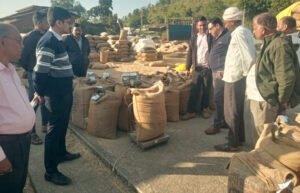 बैंक सीईओ अभिनव सिंह बघेल ने किया धान&hellip;