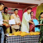 बोनकट्टा में विधायक गौरव सिंह पारधी ने कुपोषित बच्चों को वितरित की पोषण किट ।कुपोषण मुक्त समाज के निर्माण के लिए सामूहिक प्रयास जरूरी — विधायक पारधी