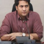 अवैध शराब कारोबारियों पर आबकारी विभाग का बड़ा प्रहार जंगल में चल रही हाथ भट्टी शराब निर्माण की गतिविधि पर छापा, 35 लीटर कच्ची शराब और 750 किलो महुआ लाहन जब्त80 हजार रुपये से अधिक की सामग्री नष्ट, दो प्रकरण दर्ज कर शुरू की गई विवेचना।