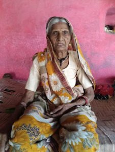 “साहब! अनपढ़ होने का फायदा उठाया, जमीन हड़प&hellip;